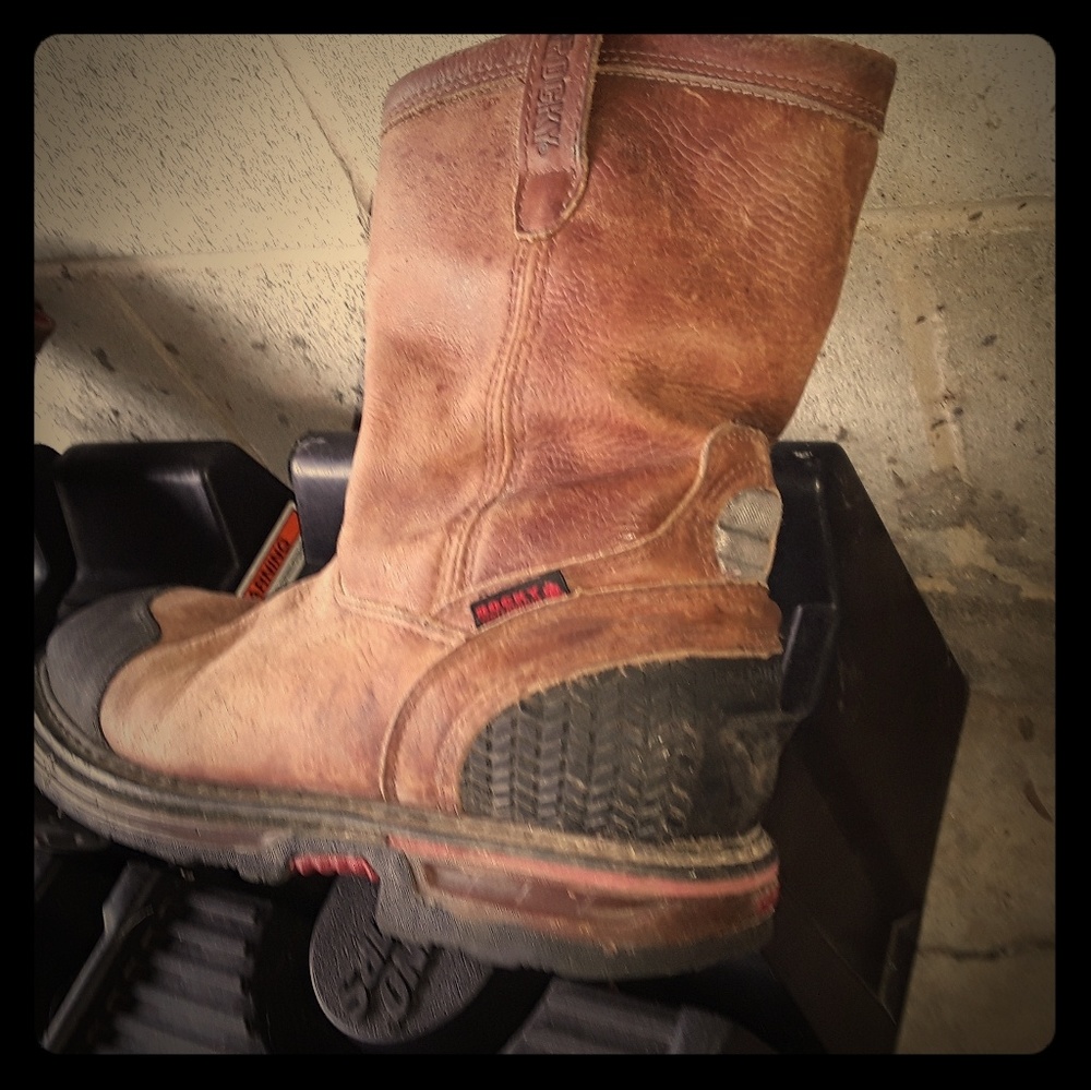 A good pair of ROCKY BOOTS SIZE 9.5 FOR MEN